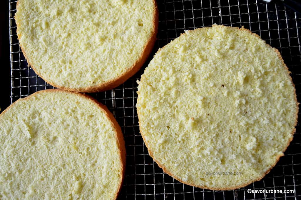 BLAT ALB NATURAL ROTUND 18 CM